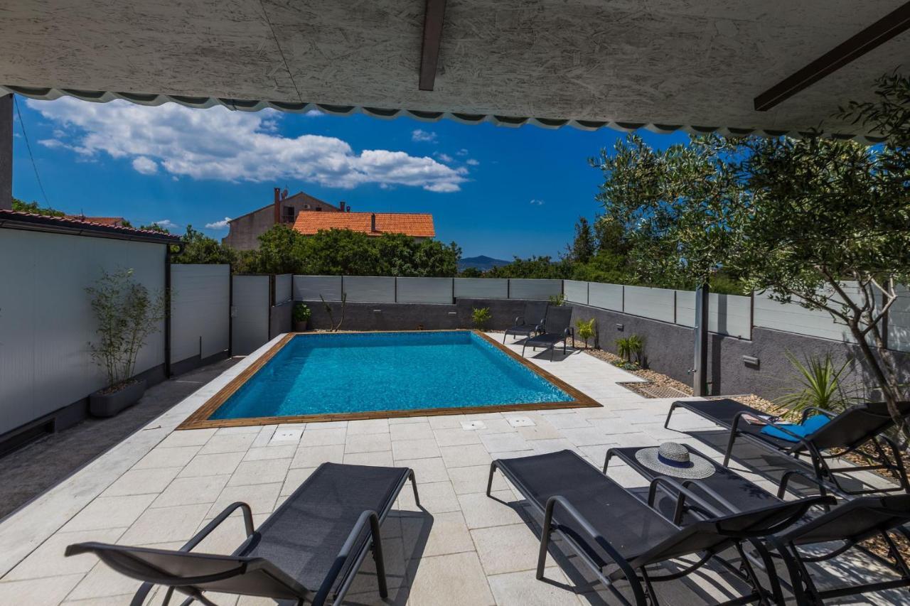 Katina Apartment With Private Pool Zadar Ngoại thất bức ảnh